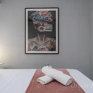 https://letmalaga-soho-alameda.hotelsinnerja.org